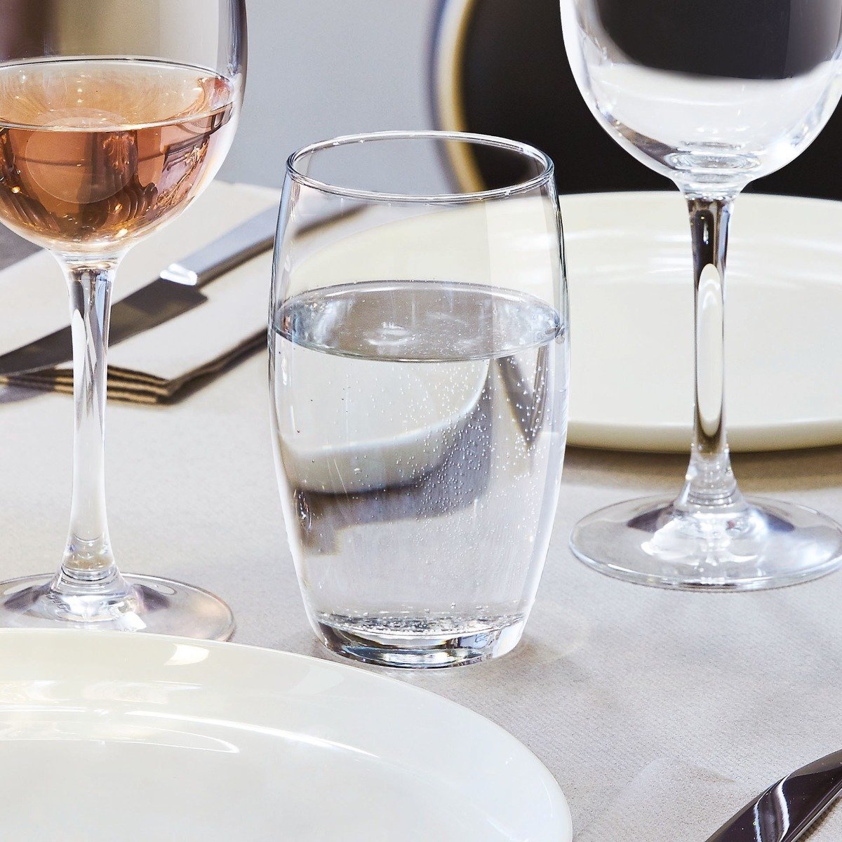 Service de 18 verres à pied et verres à eau