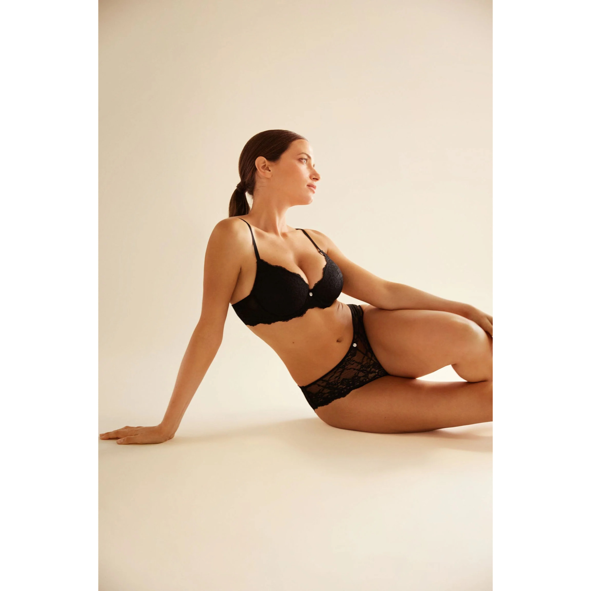 Slip midi in pizzo nero