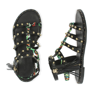 Sandalias negras con tachuelas