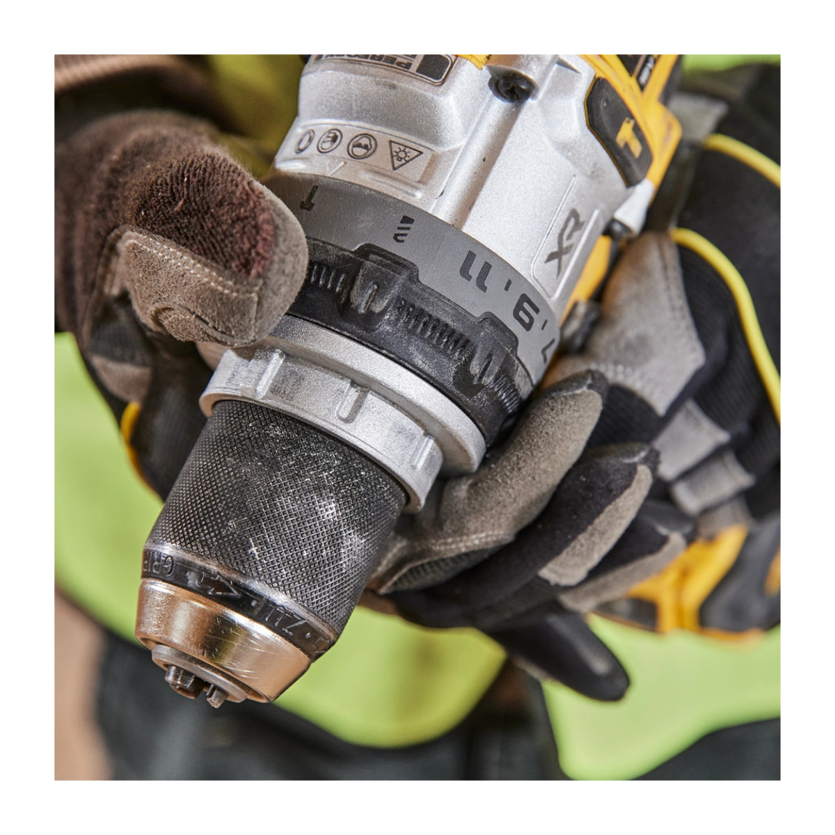 Perceuse, visseuse à percussion 18V brushless - DEWALT - avec 2 batteries 18V 5.0Ah - coffret - DCD1007H2T-QW