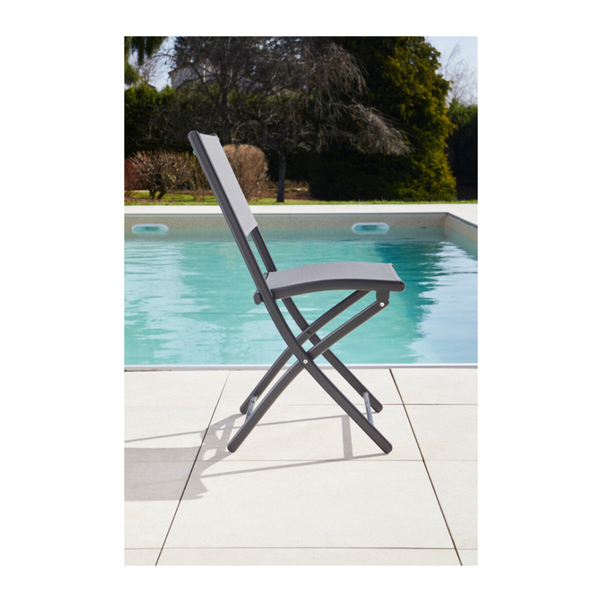 Ensemble table et chaises de jardin pliante - 4 places - effet bois - BAYONNINE M