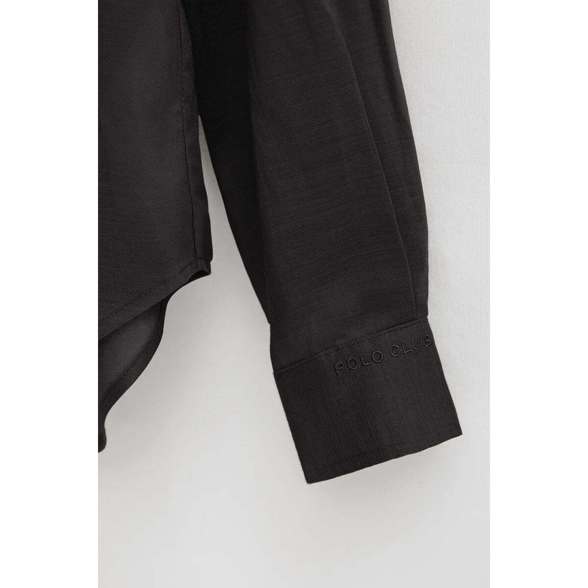 Camicia nera in ramie con collo alla coreana e fit ampio con ricamo Polo Club