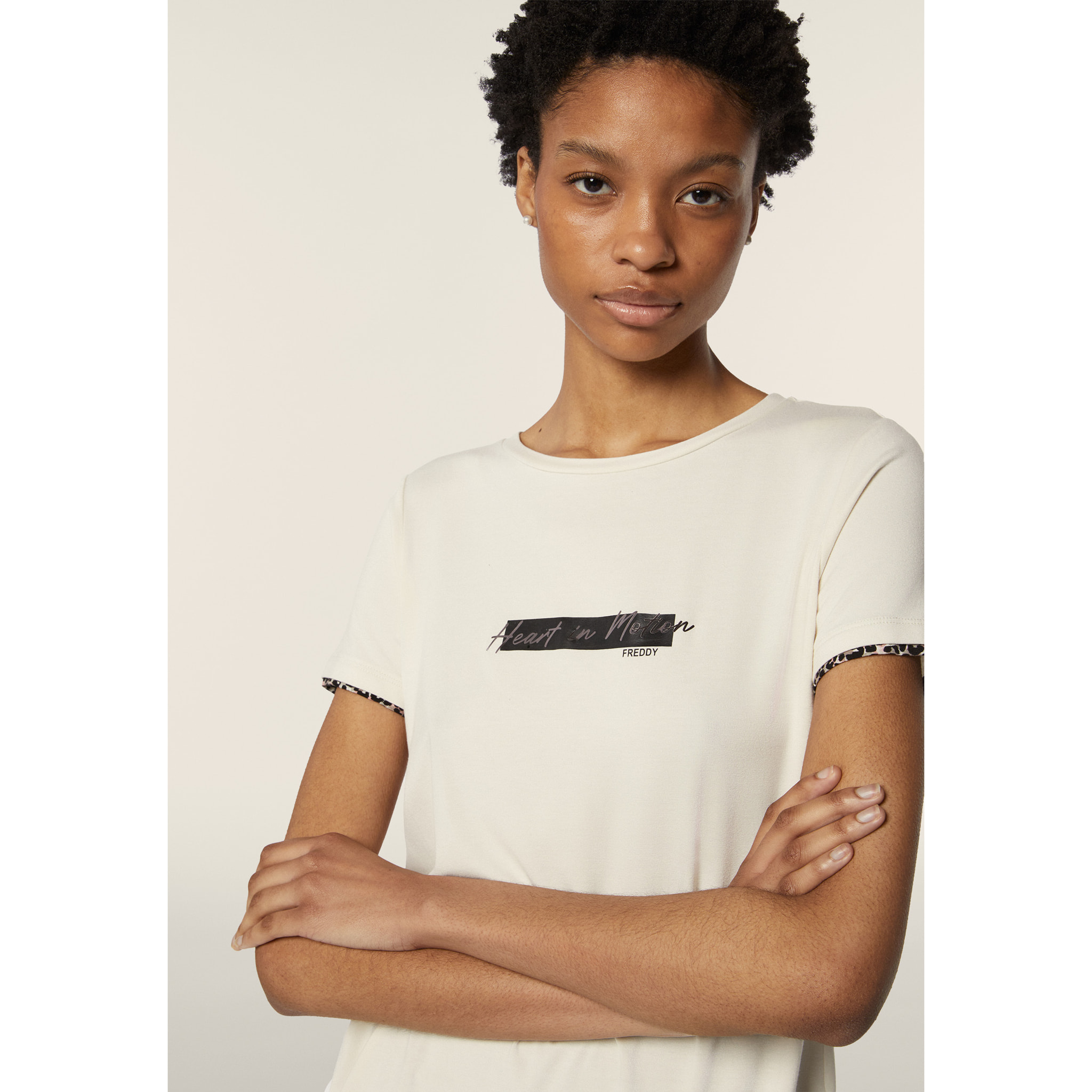 T-shirt donna in jersey viscosa con inserto animalier