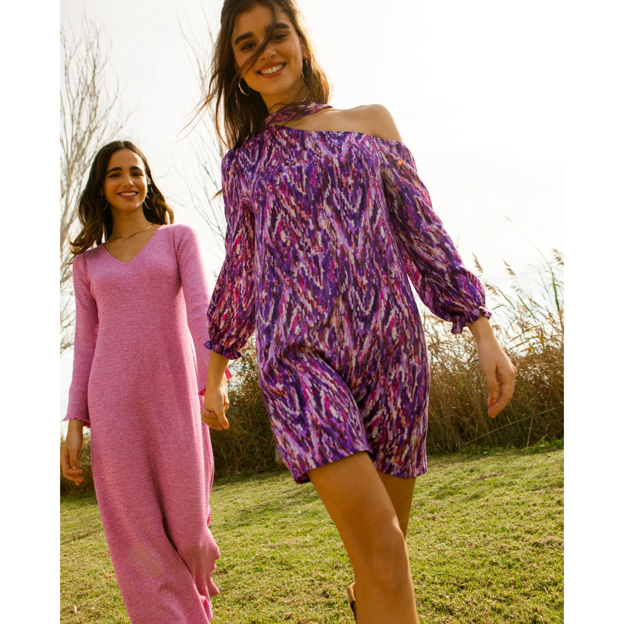 Vestido corto con manga y lazada