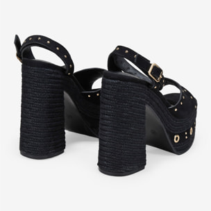 Sandalias de tacón negras con esparto y tachas
