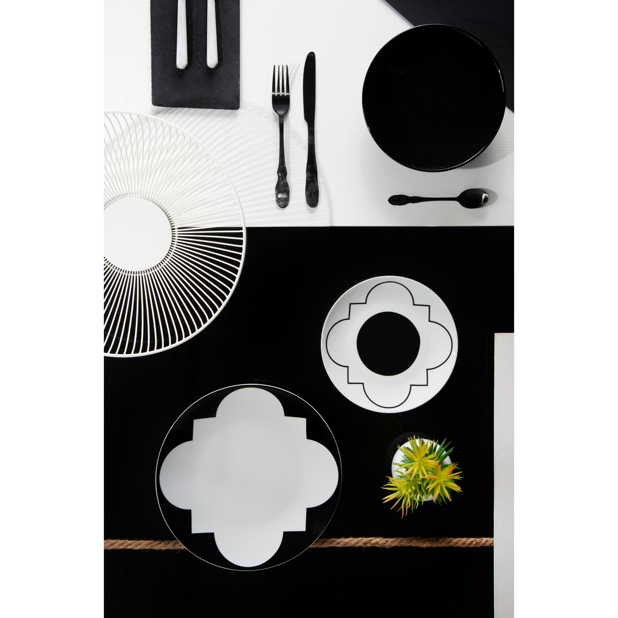 Set 24 Posate Excelsa – Baroque, Acciaio Nero