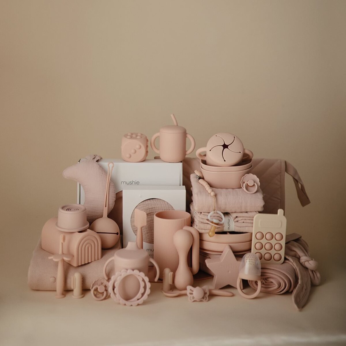 Mushie Sonajero Silicona Bebé Solid