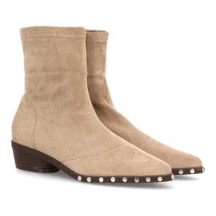 Botines de mujer con tachuelas decorativas