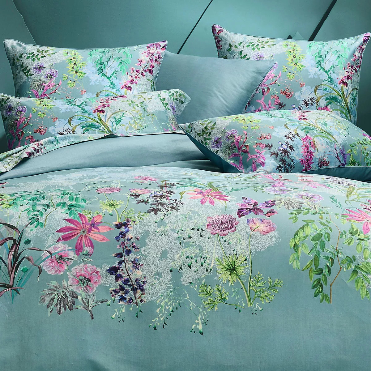 Drap plat satin de coton 90 fils/cm² 115 g/m² imprimé bleu violet Ombres boisees givre