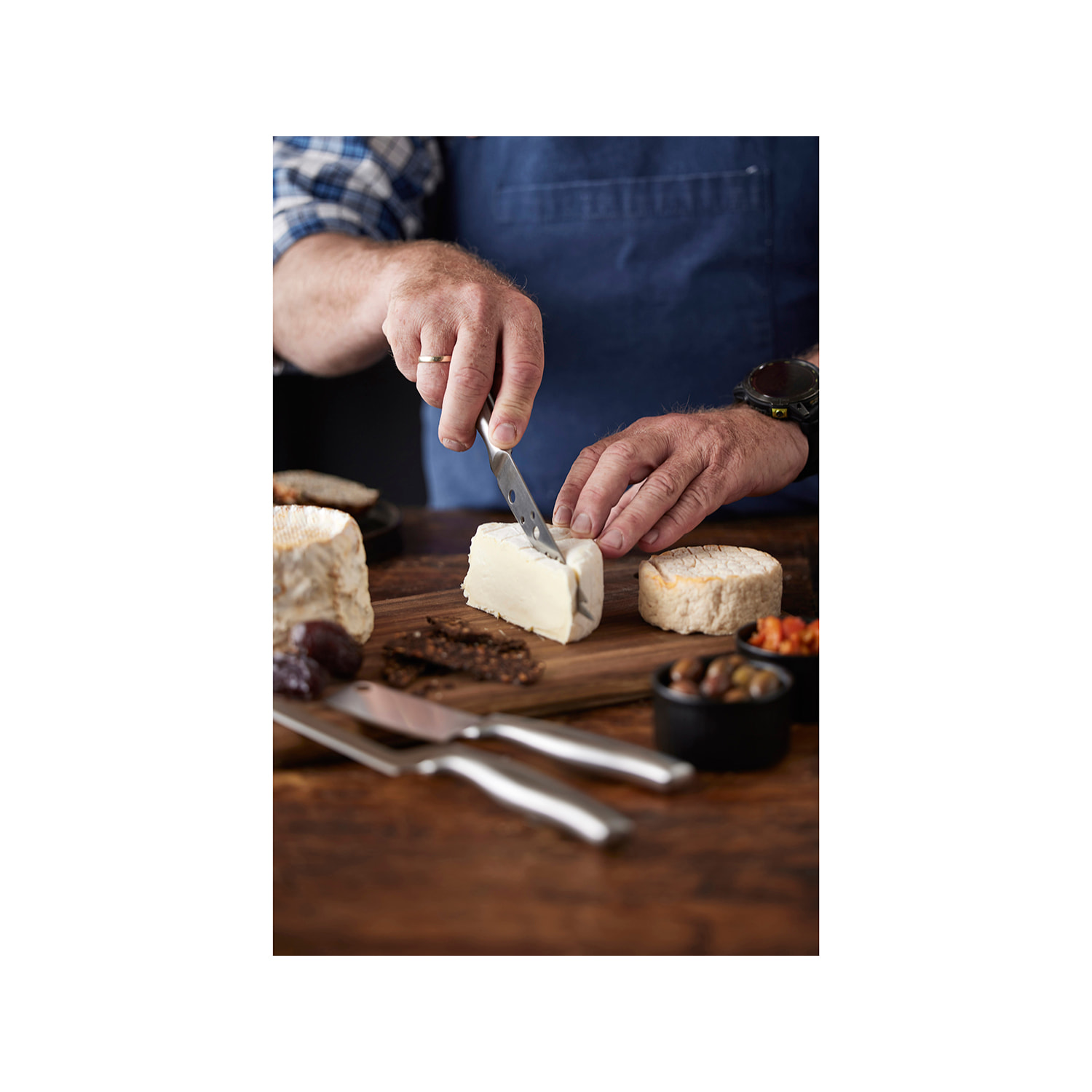 Planche à fromage en acacia avec 3 couteaux