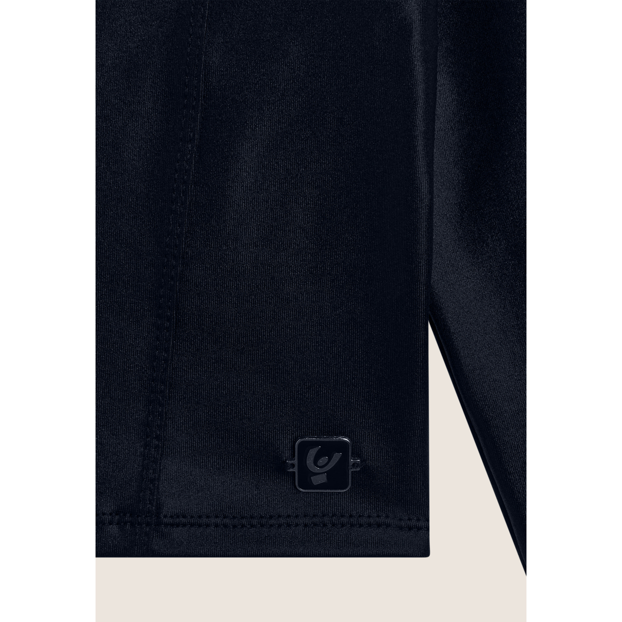 Maglia corta con scollo quadrato in tessuto effetto wet