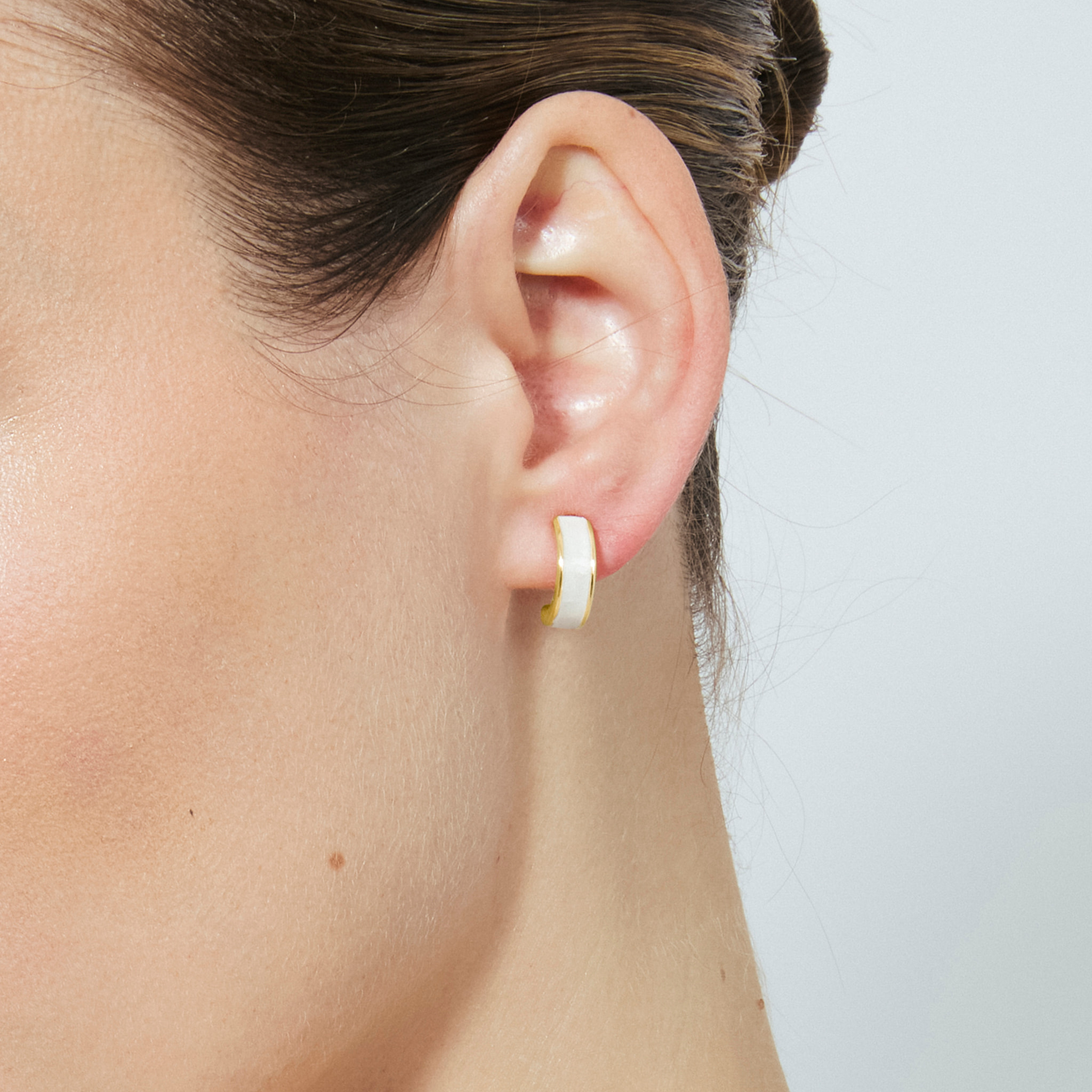 Pendientes Lilu acabado oro amarillo 18k
