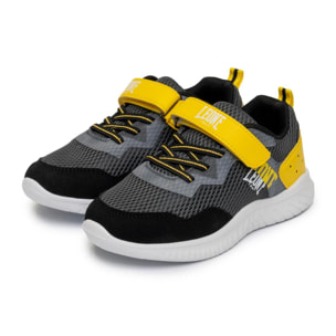 Zapatos para niños con lunares en preescolar