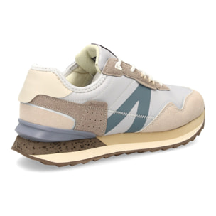 Zapatilla deportiva urbana y moderna