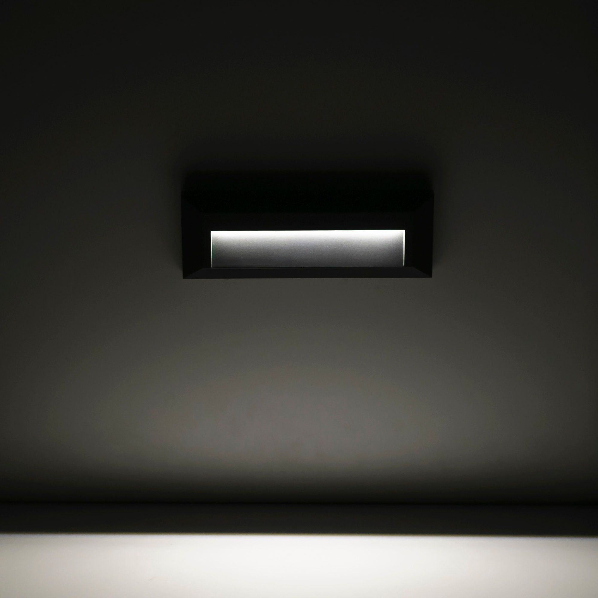 Forlight APLIQUE IP65 SIRAM LED 2.5 BLANCO CÁLIDO - 3000K ON-OFF GRIS URBANO 290