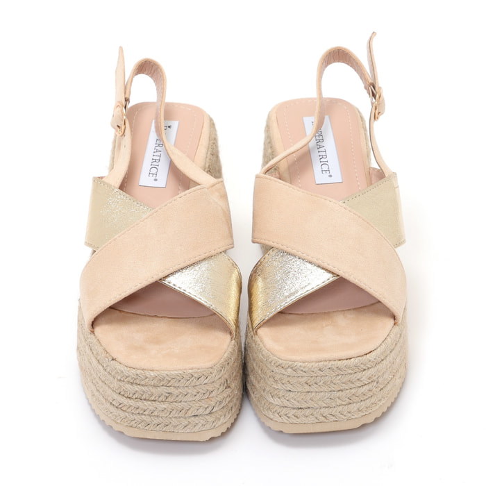 Sandali in simil pelle scamosciata con zeppa in rafia