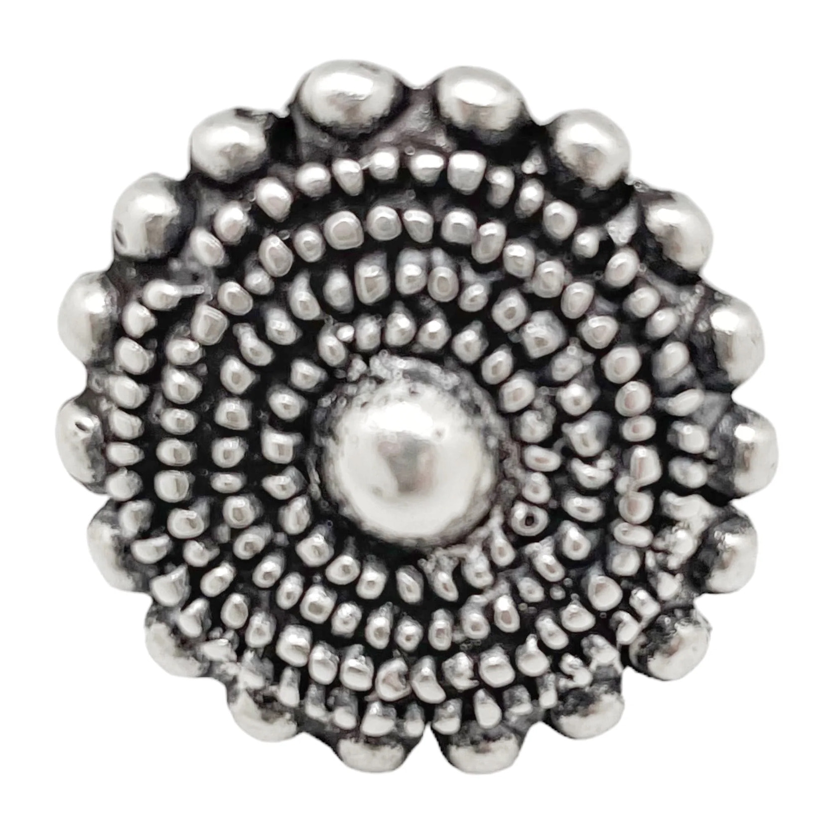 Anillo Charro con base en relieve. Plata chapado efecto envejecido