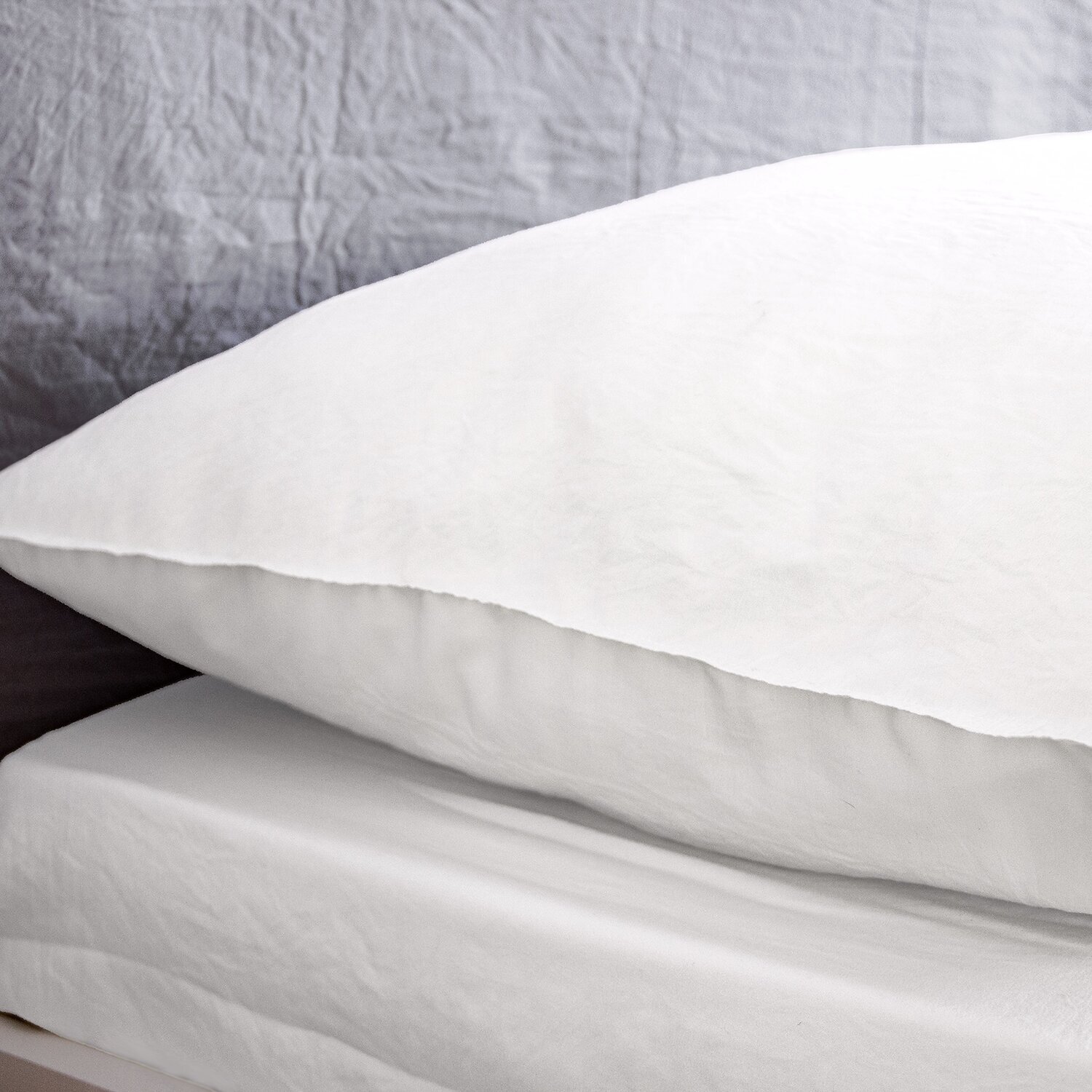 Drap housse microfibre lavee - bonnet 28cm blanc
