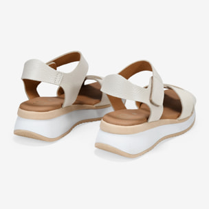 Sandalias de piel blancas con cuña y plataforma