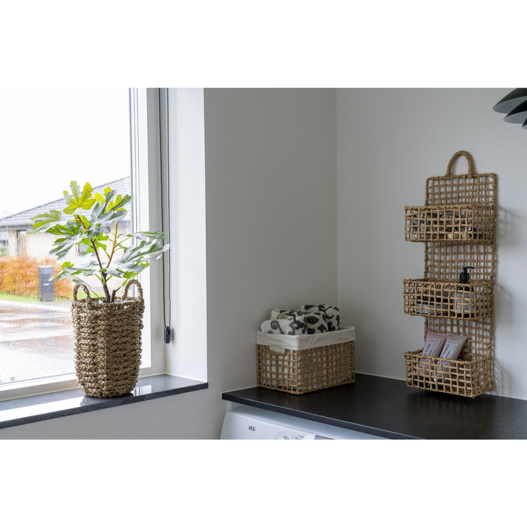 Organizer da parete Sines a 3 tasche in carta intrecciata naturale 25x15x70 cm