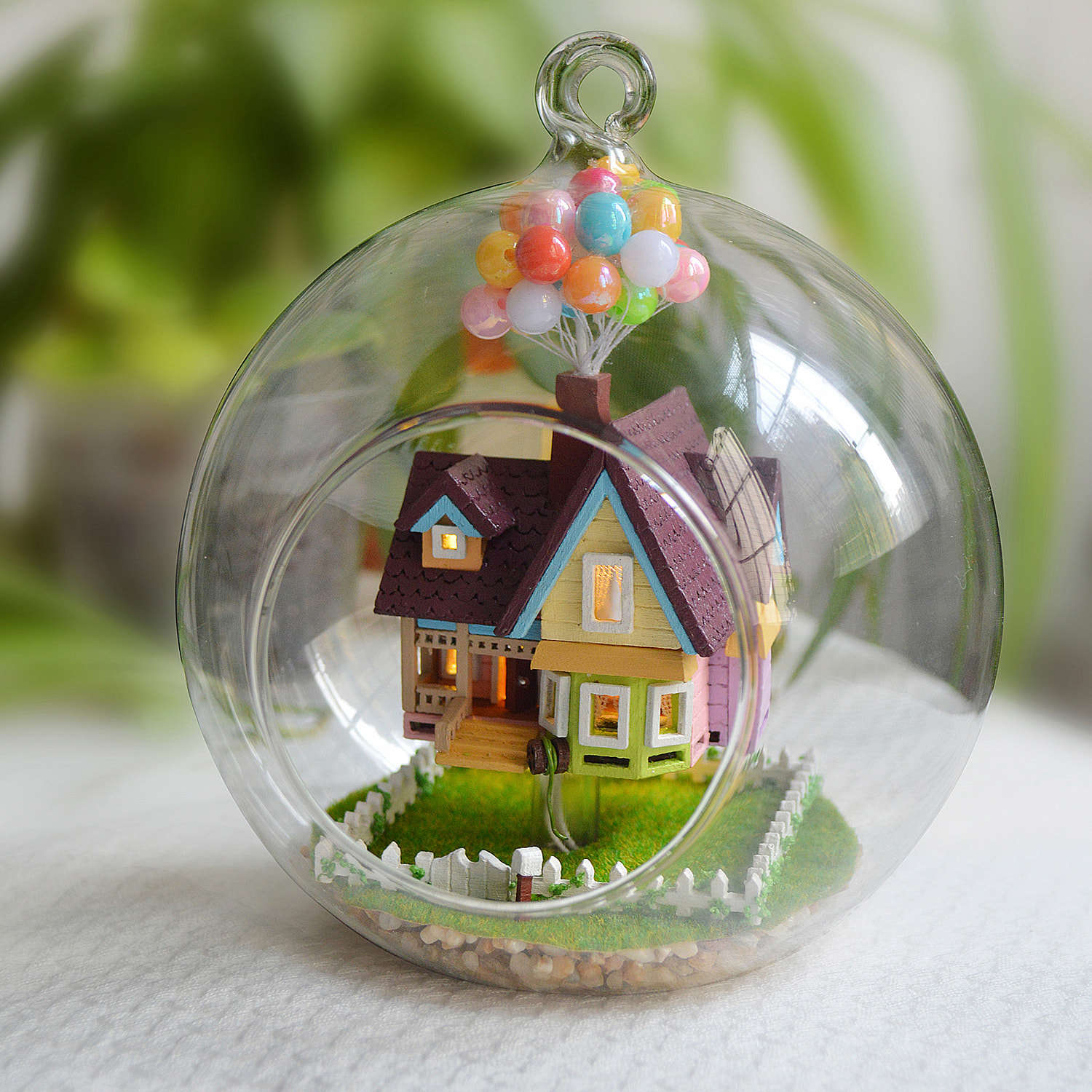 Maqueta miniatura 3D flying house wonderland 12x12x12 cm.