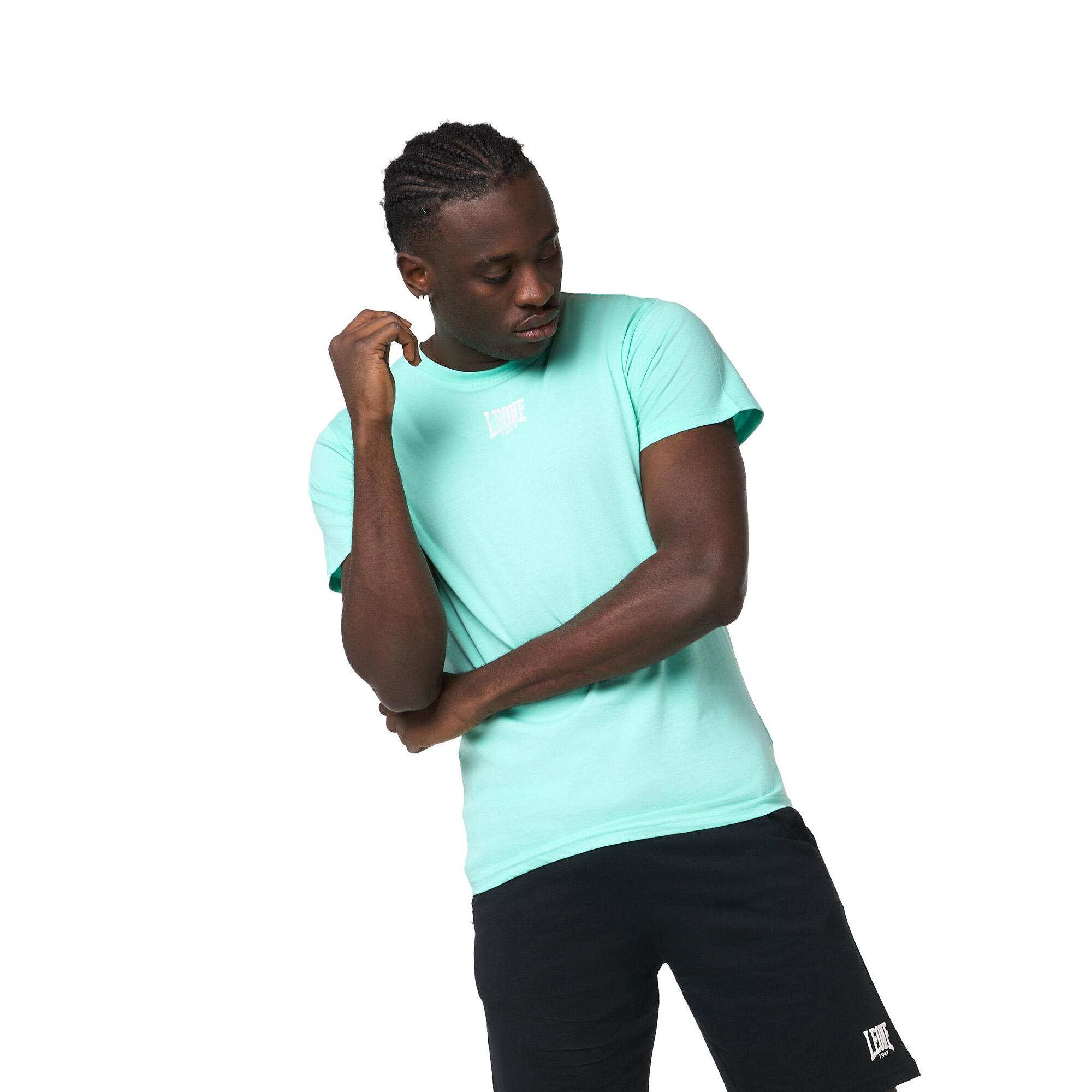 Completo set da uomo composto da t-shirt e pantaloncini Leone Basic