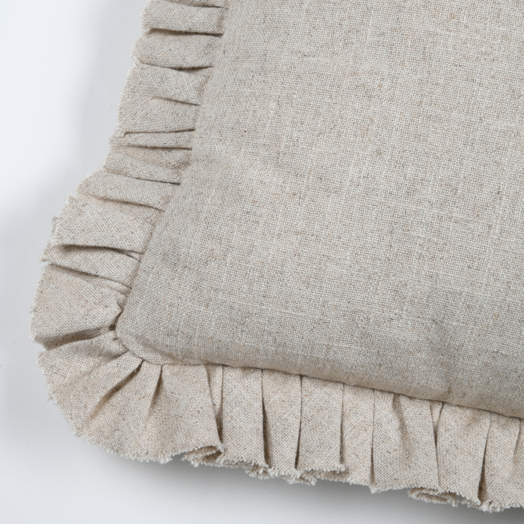 Coussin à volants en coton et lin - Ficelle