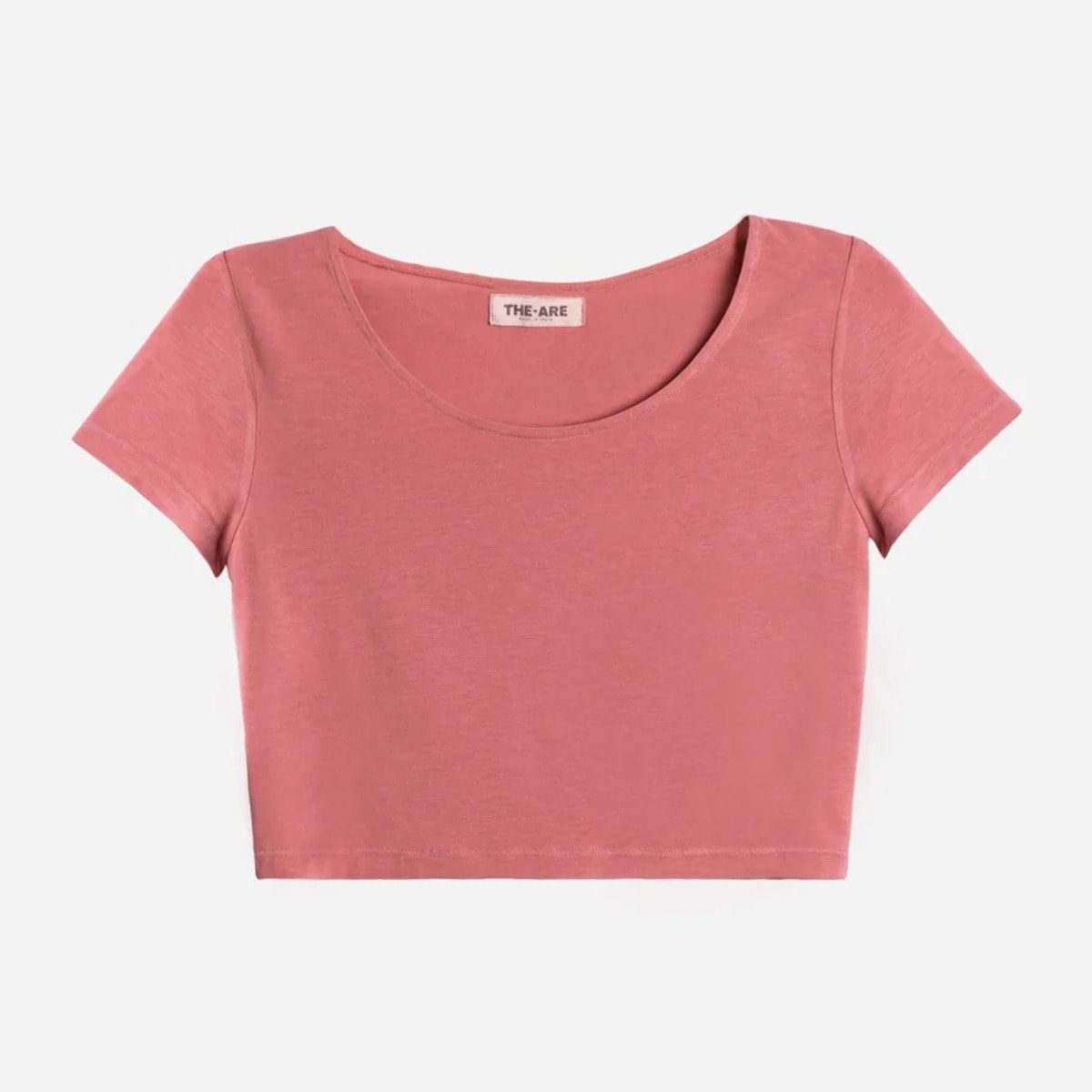 Camiseta de mujer cropped de manga corta.