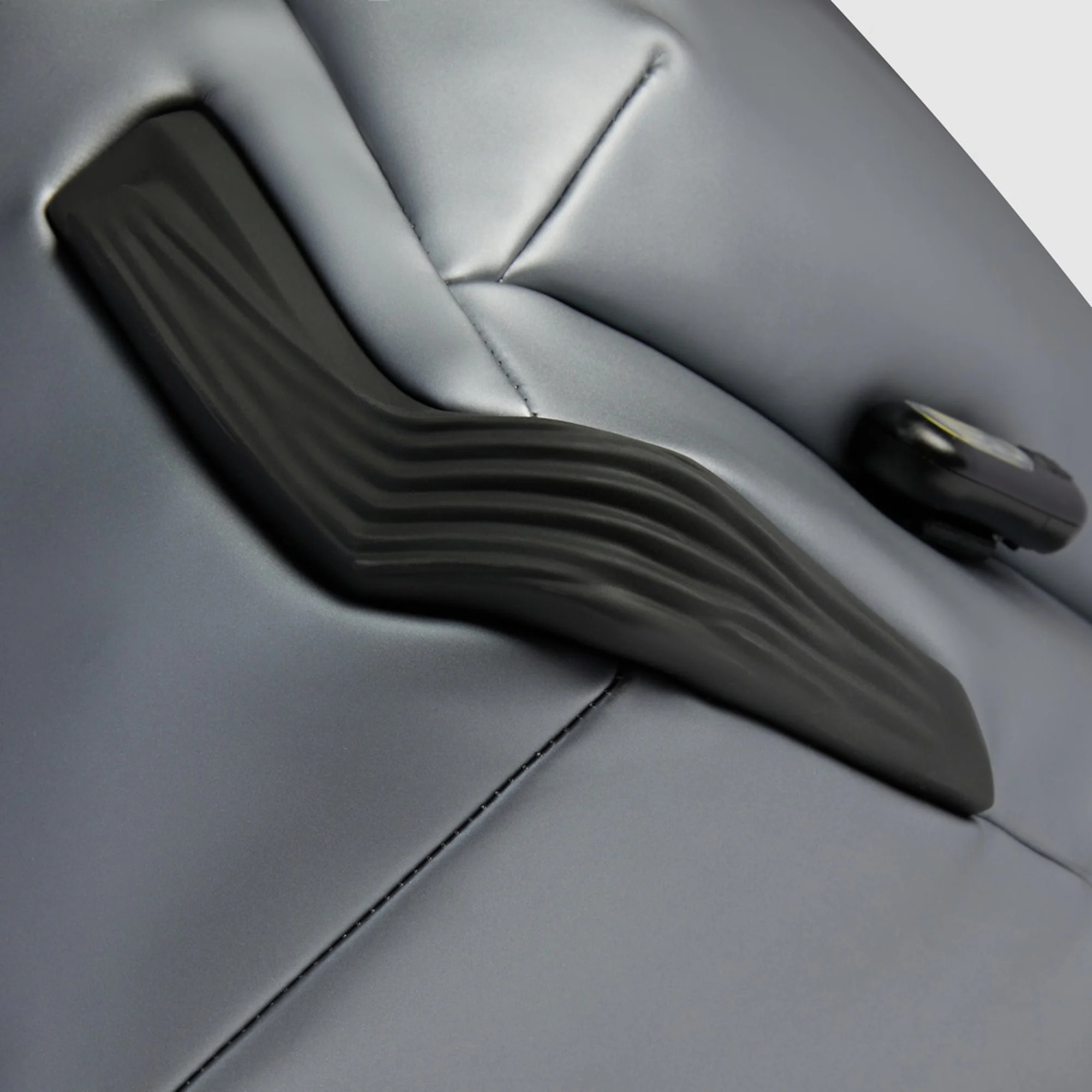 Piquadro Zaino per computer e iPad® con cinghia pettorale, porta bottiglia e RFID