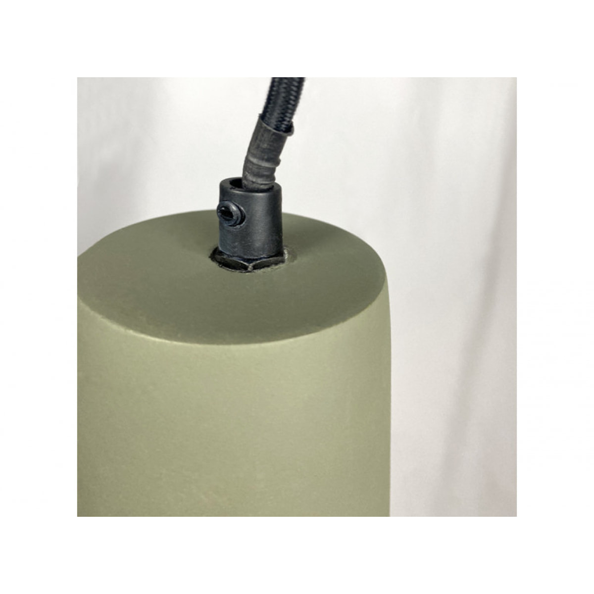 Suspension lumineuse en béton vert - PRAO 284