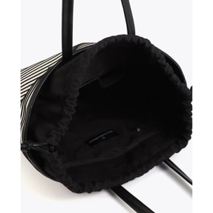 Shopper in tessuto a righe abbinato a un effetto pelle.