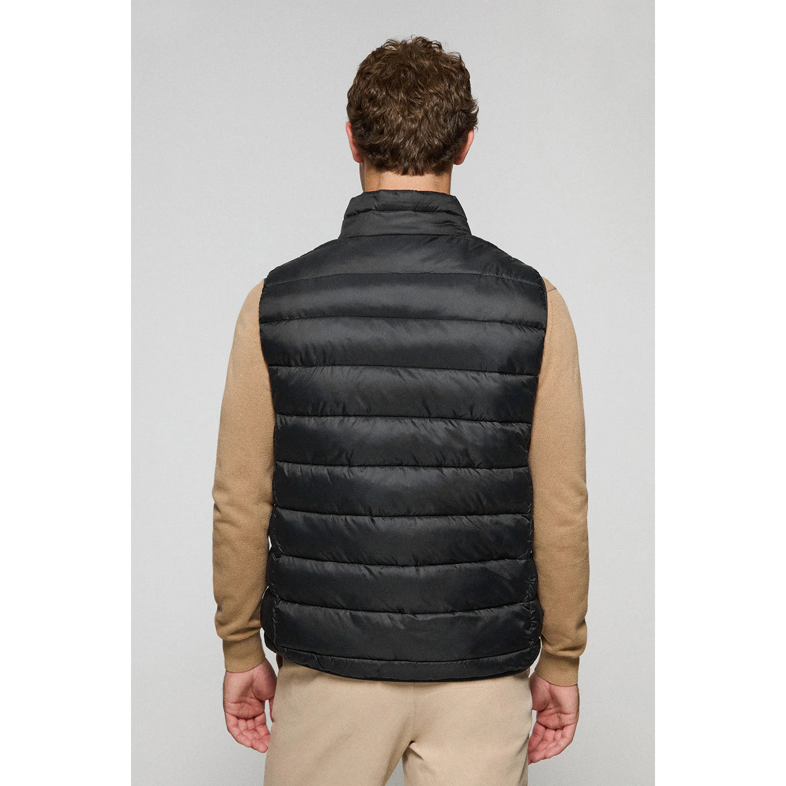 Chaleco Chase ultralight negro con parche Rigby Go