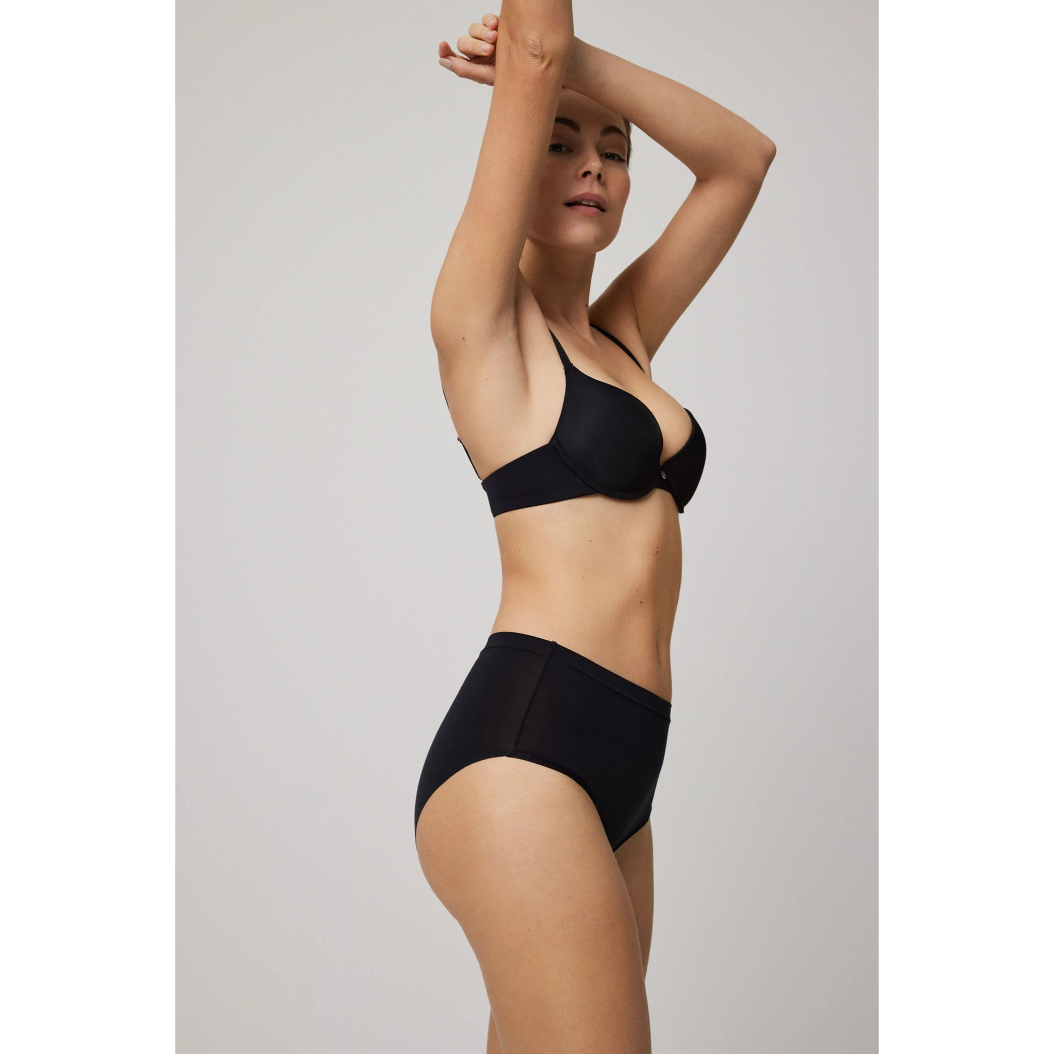 Slip a vita alta Adapt con finiture nere invisibili