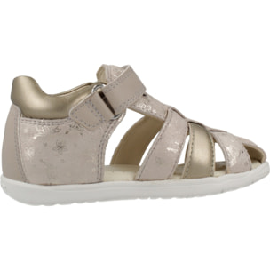Sandalias Niña de la marca GEOX  modelo B SANDAL MACCHIA GIR ORO