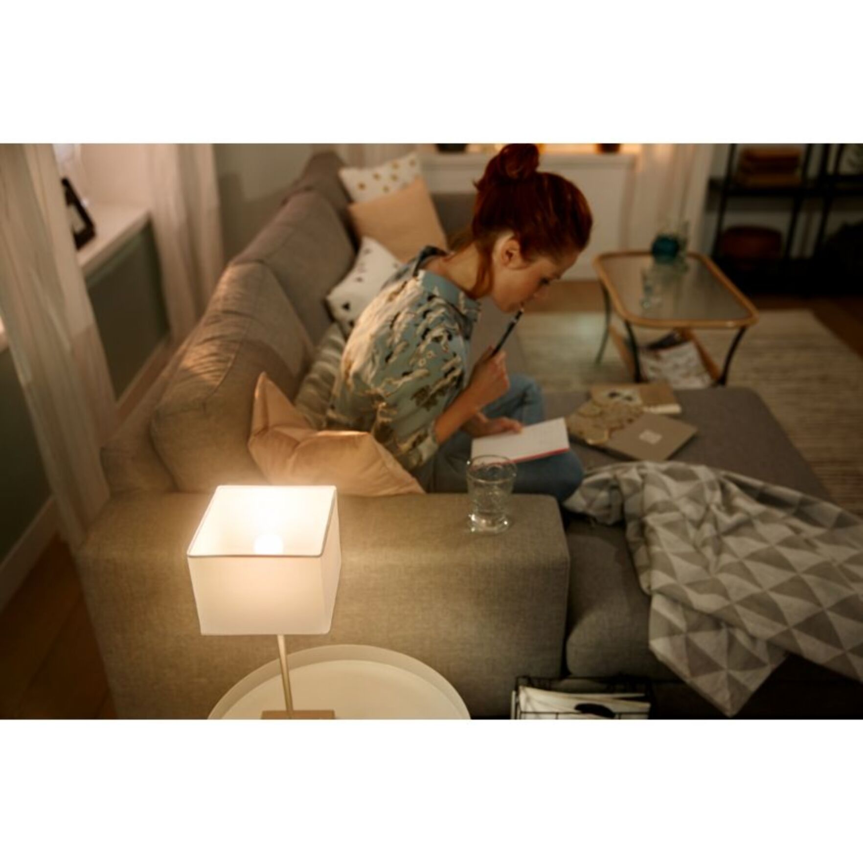 Ampoule LED connectée PHILIPS HUE E14 White Sphérique