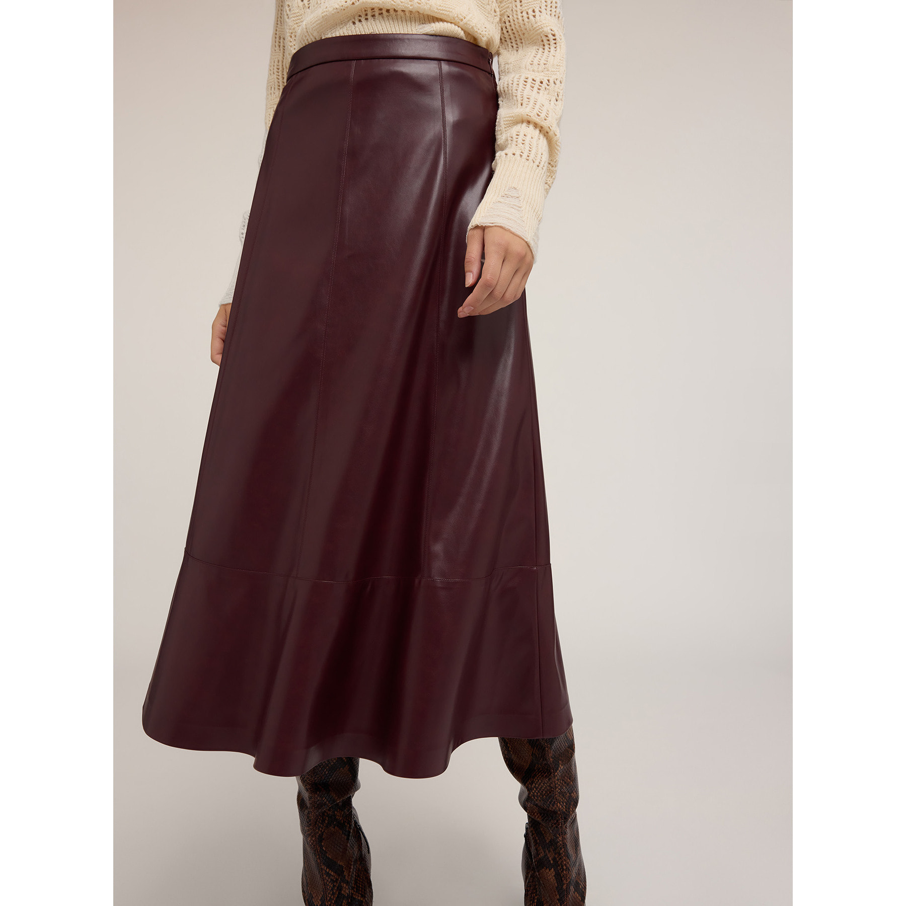 Motivi - Gonna midi acampanada en tejido revestido - Burgundy