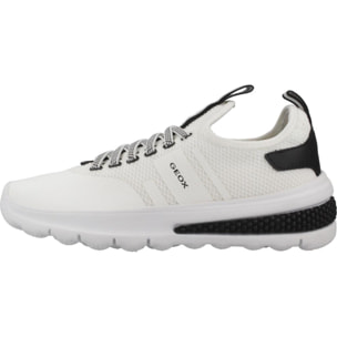 Zapatillas Niño de la marca GEOX  modelo J ACTIVART BOY BLANCO