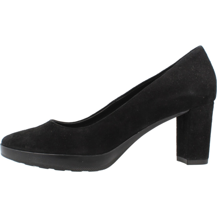 Salones Mujer de la marca GEOX  modelo D35TED 00021 NEGRO
