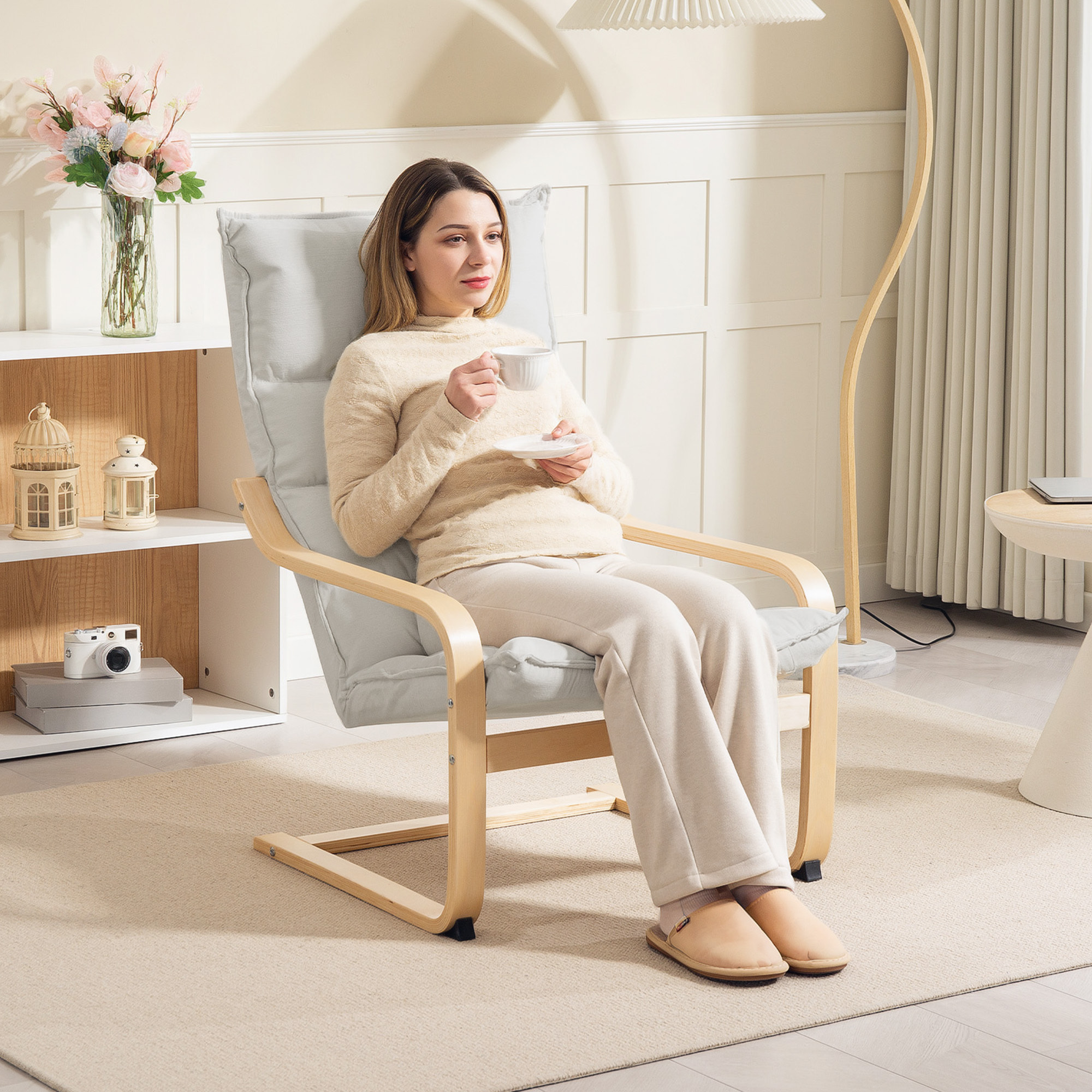 Sillón de Salón Moderno Butaca de Salón con Respaldo Alto Reposabrazos y Patas de Madera Tapizado en Terciopelo Butaca para Dormitorio Sala de Estar Crema