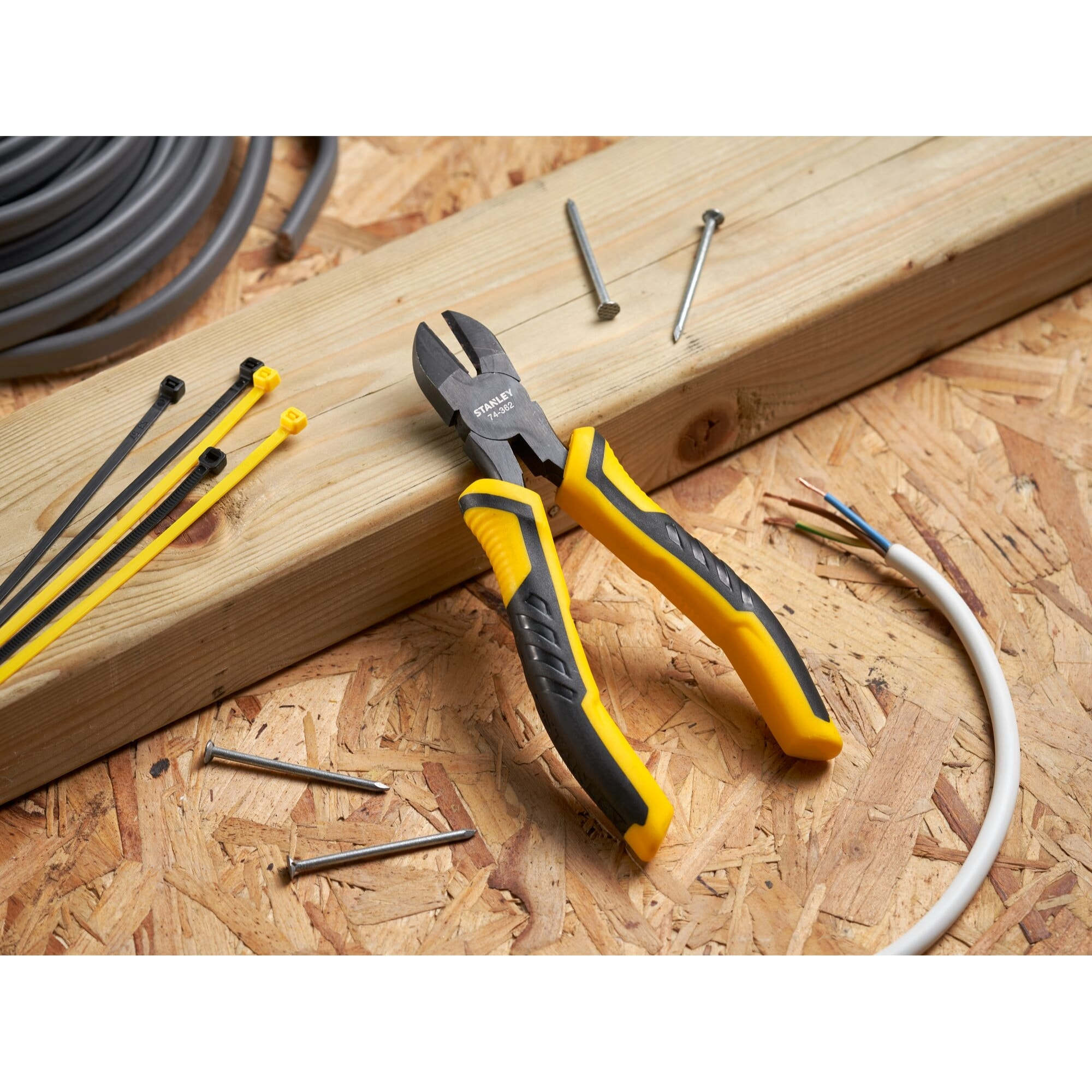 Pince Coupante Diagonale, Jaune/Noir, 150 mm STANLEY