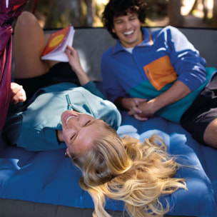 Intex 64013 - Materasso Gonfiabile Camping Matrimoniale in TPU, Blu, con Pompa Elettrica Portatile, 152x203x22 cm