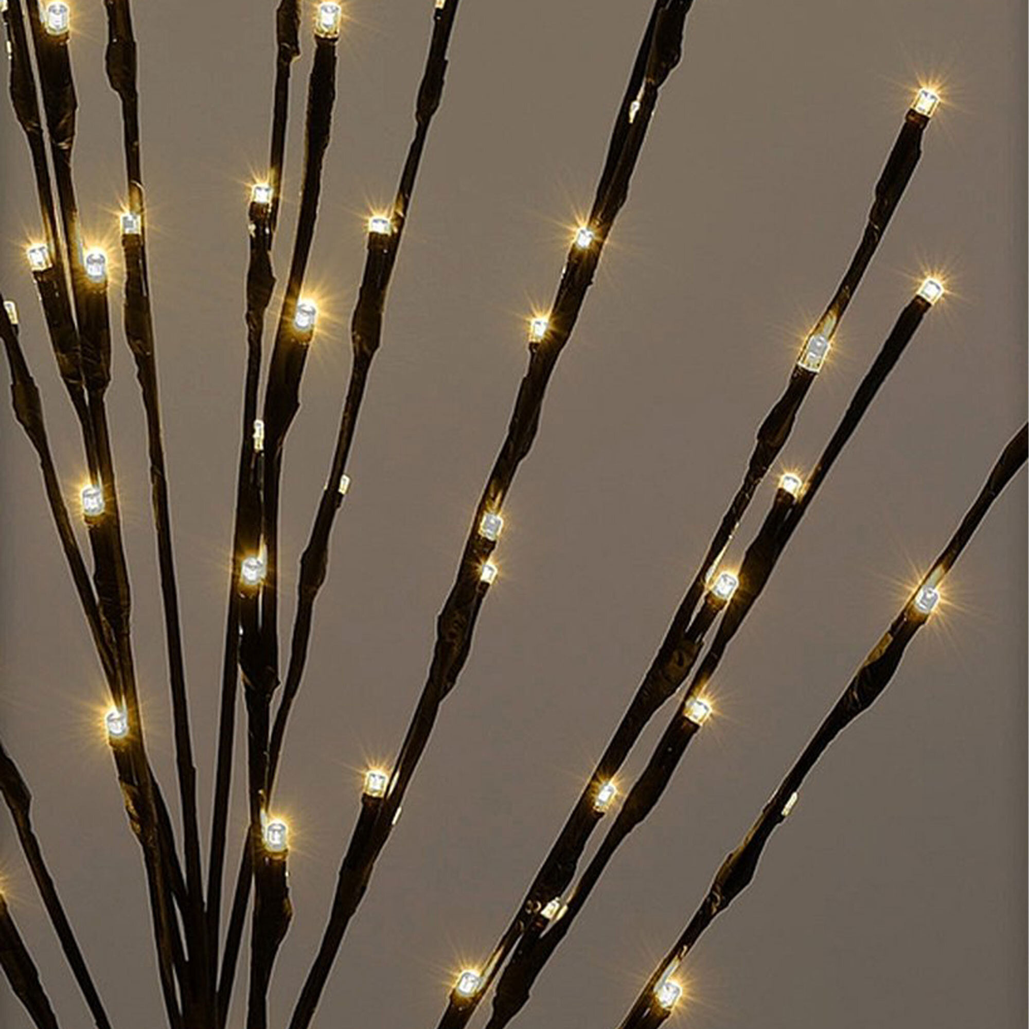 árbol artificial de 110cm con 80 luces led blanco cálido y doble temporizador