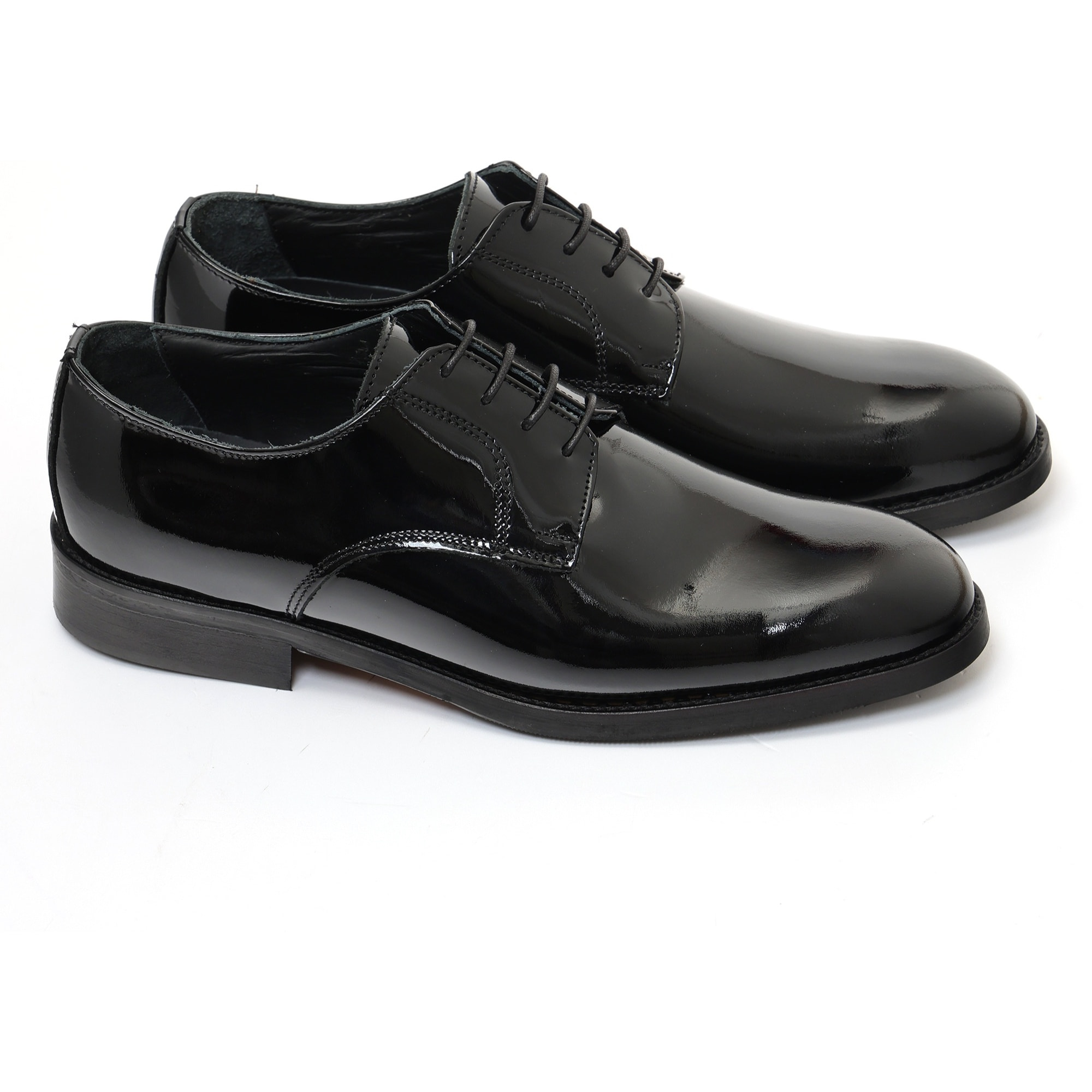 Derby stringate in pelle verniciata con fondo cuoio antiscivolo