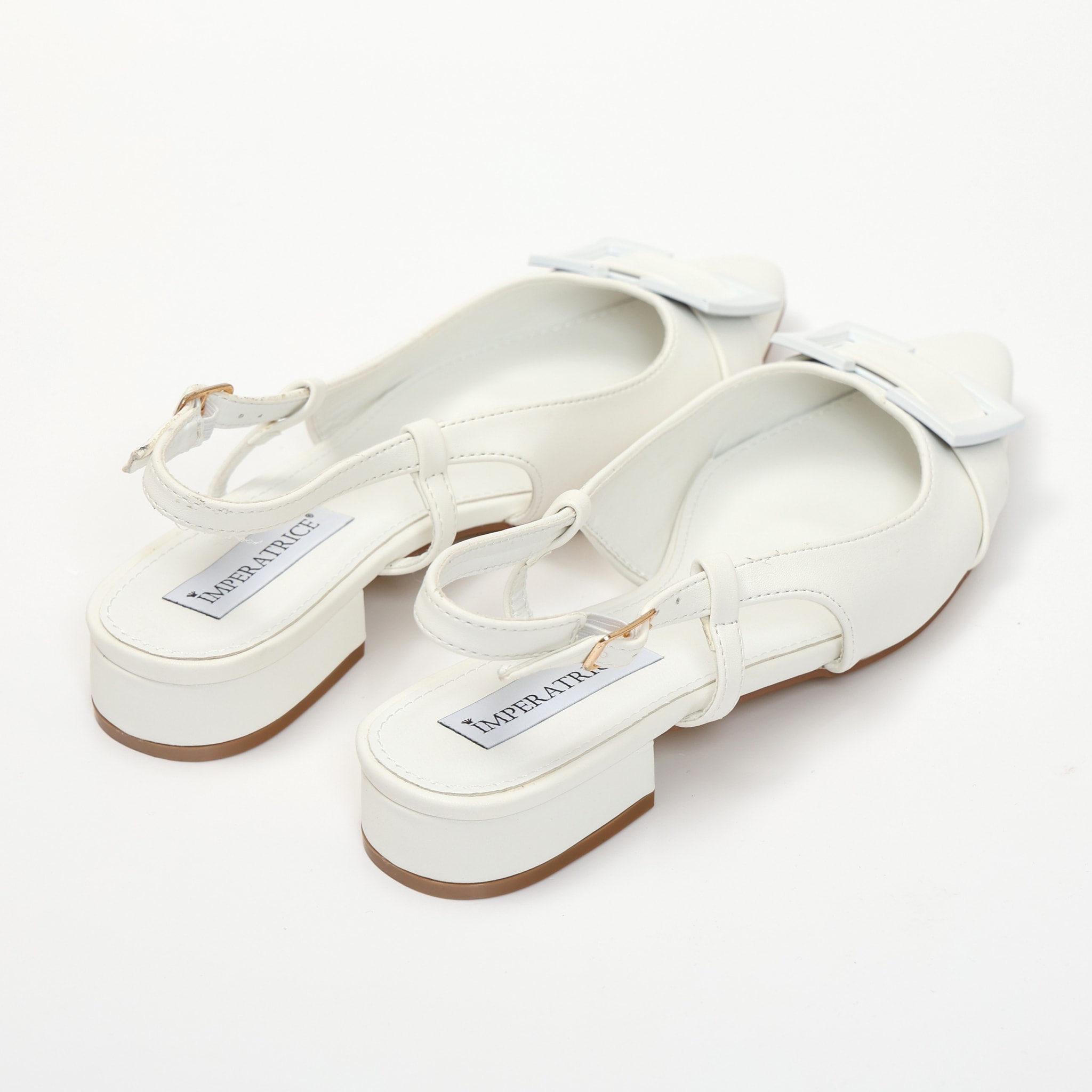 Ballerine slingback in simil pelle con dettaglio sulla punta