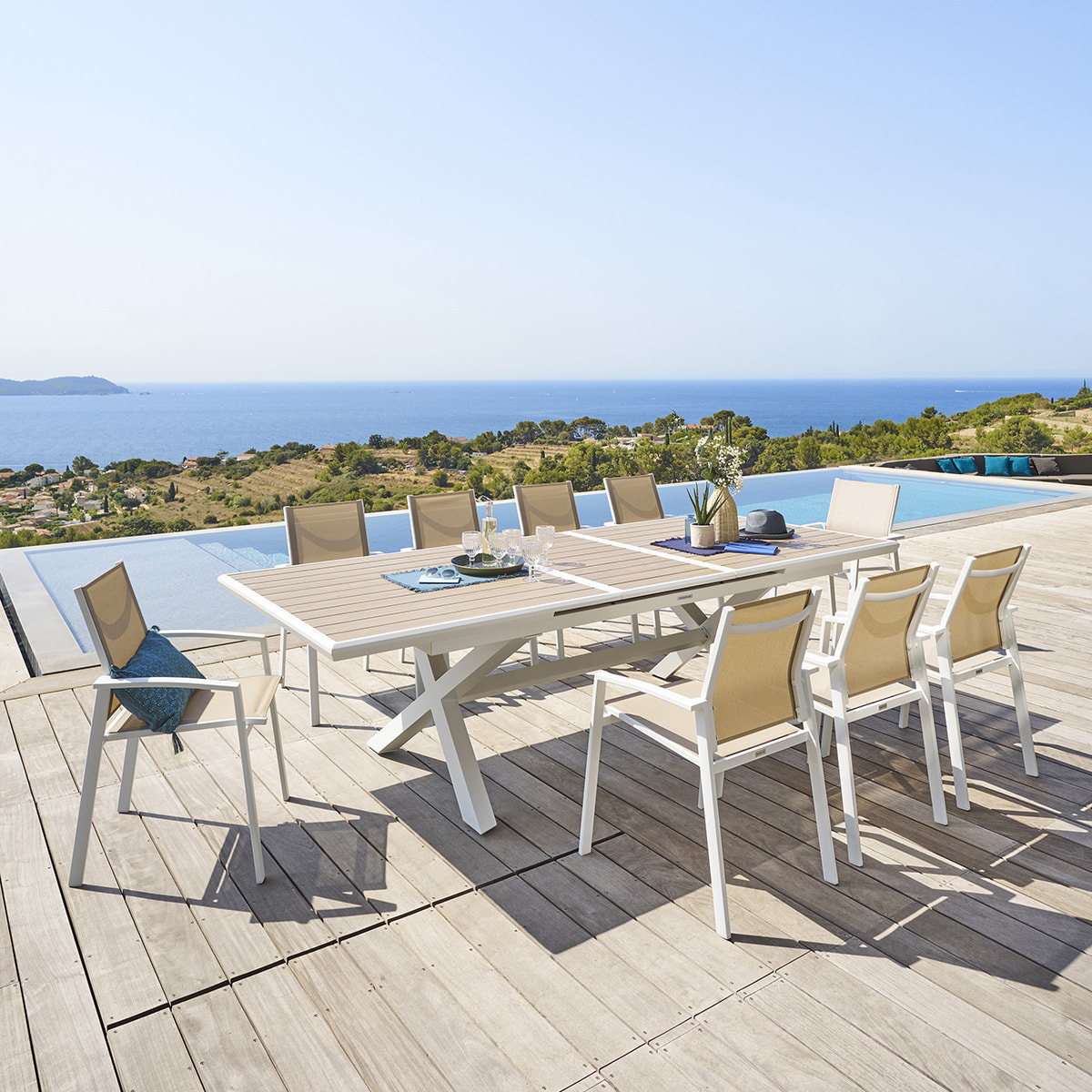 Table de jardin extensible "Axiome" en aluminium lin & blanc traité époxy 10 places