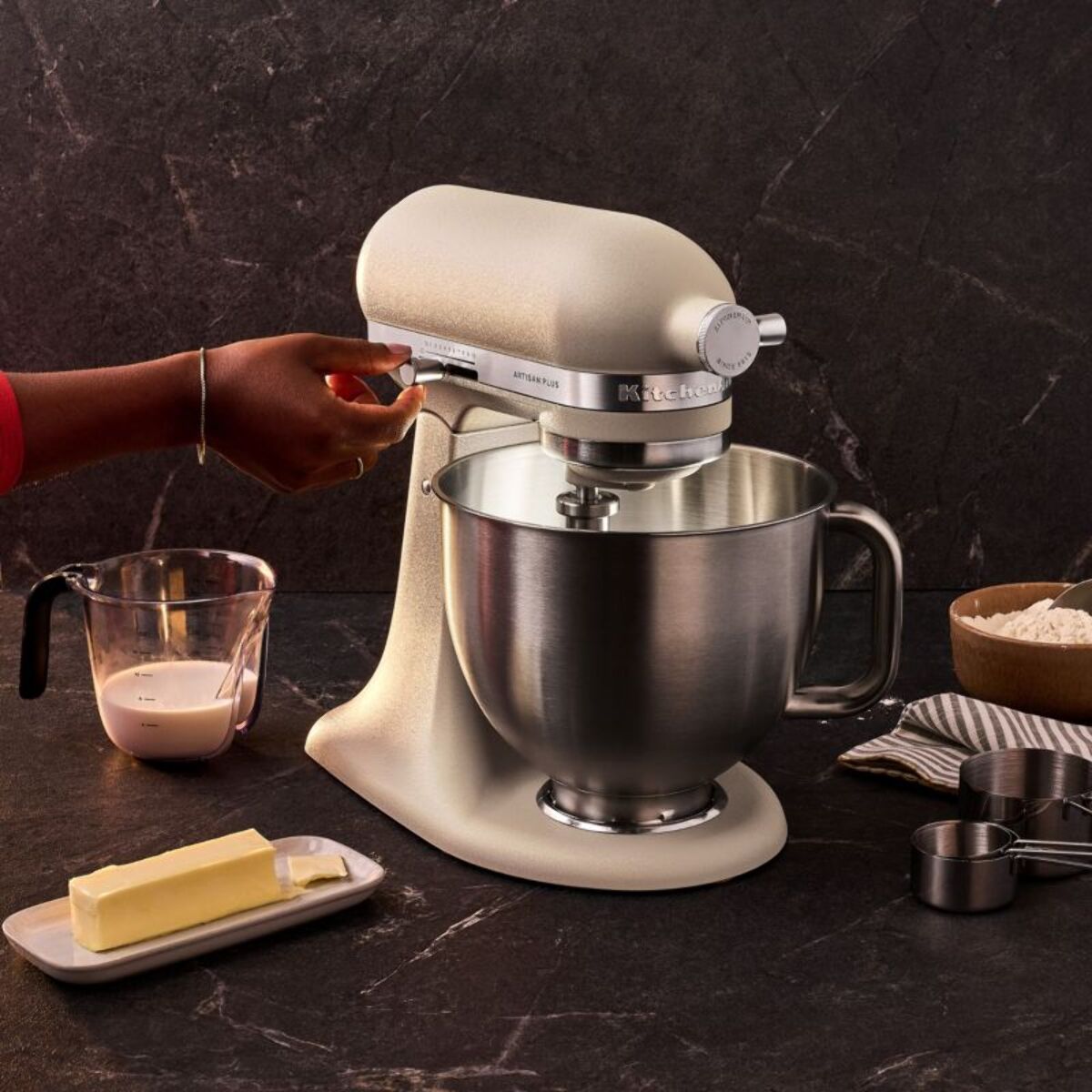 Robot pâtissier KITCHENAID Artisan+Avoine 5KSM50PKVEOC