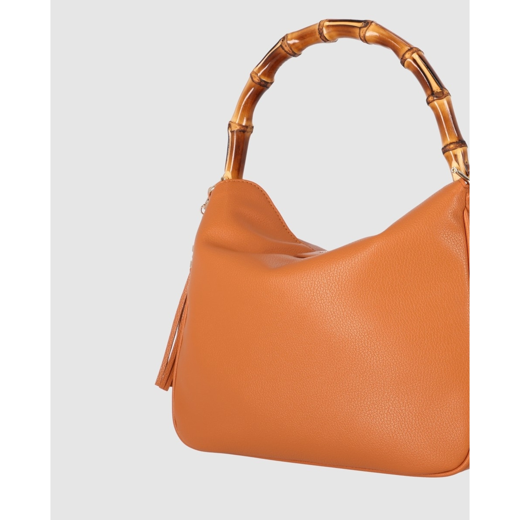 Bolso - Cuero - Medida: 30 cm x 19 cm x 13 cm