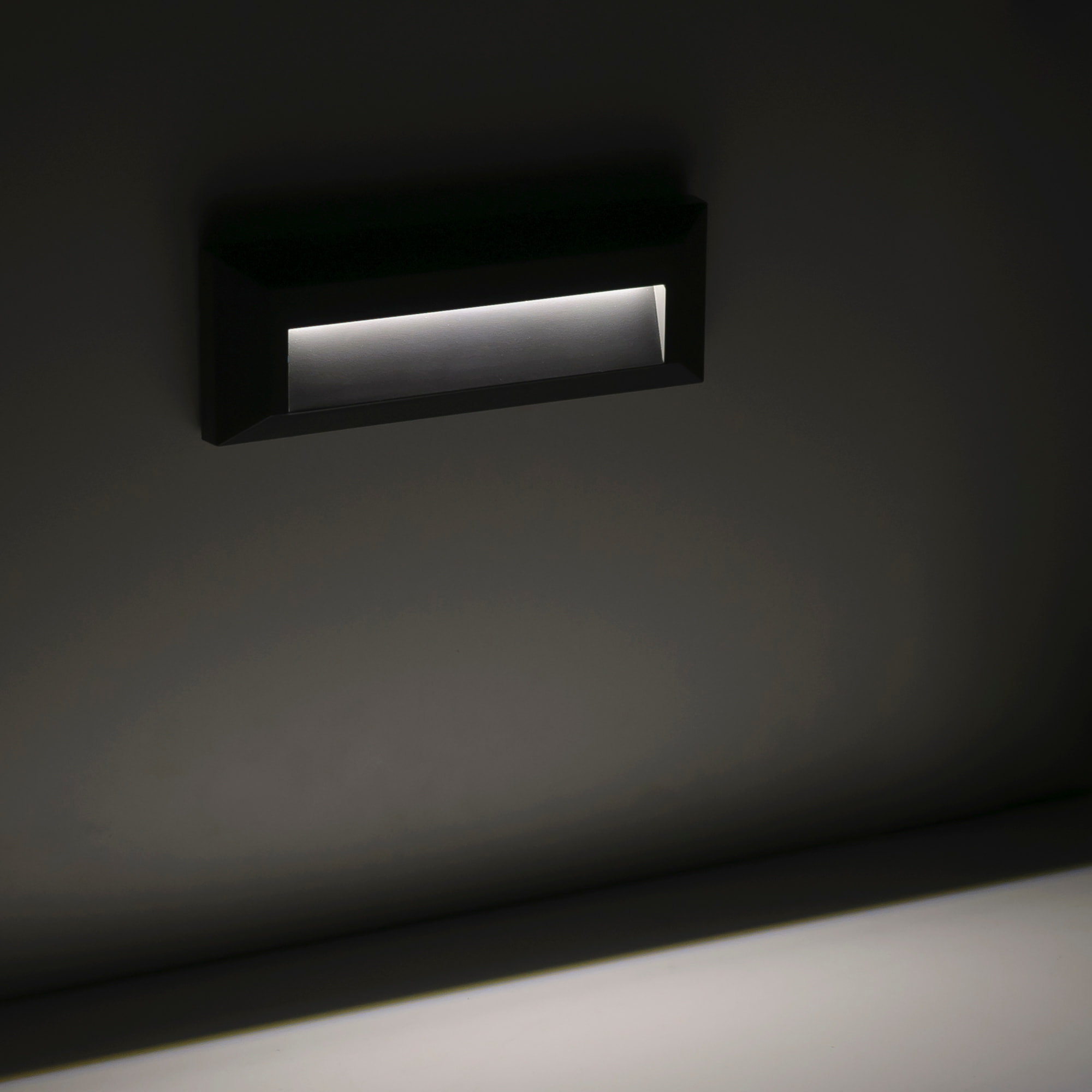 FORLIGHT APLIQUE IP65 SIRAM LED 2.5 BLANCO CÁLIDO - 3000K ON-OFF GRIS URBANO 290