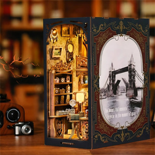 Cuarto de Revelado. Book Nook de madera, diseño 3D realista con gran detalle, cubierta y luces led. 405 piezas.