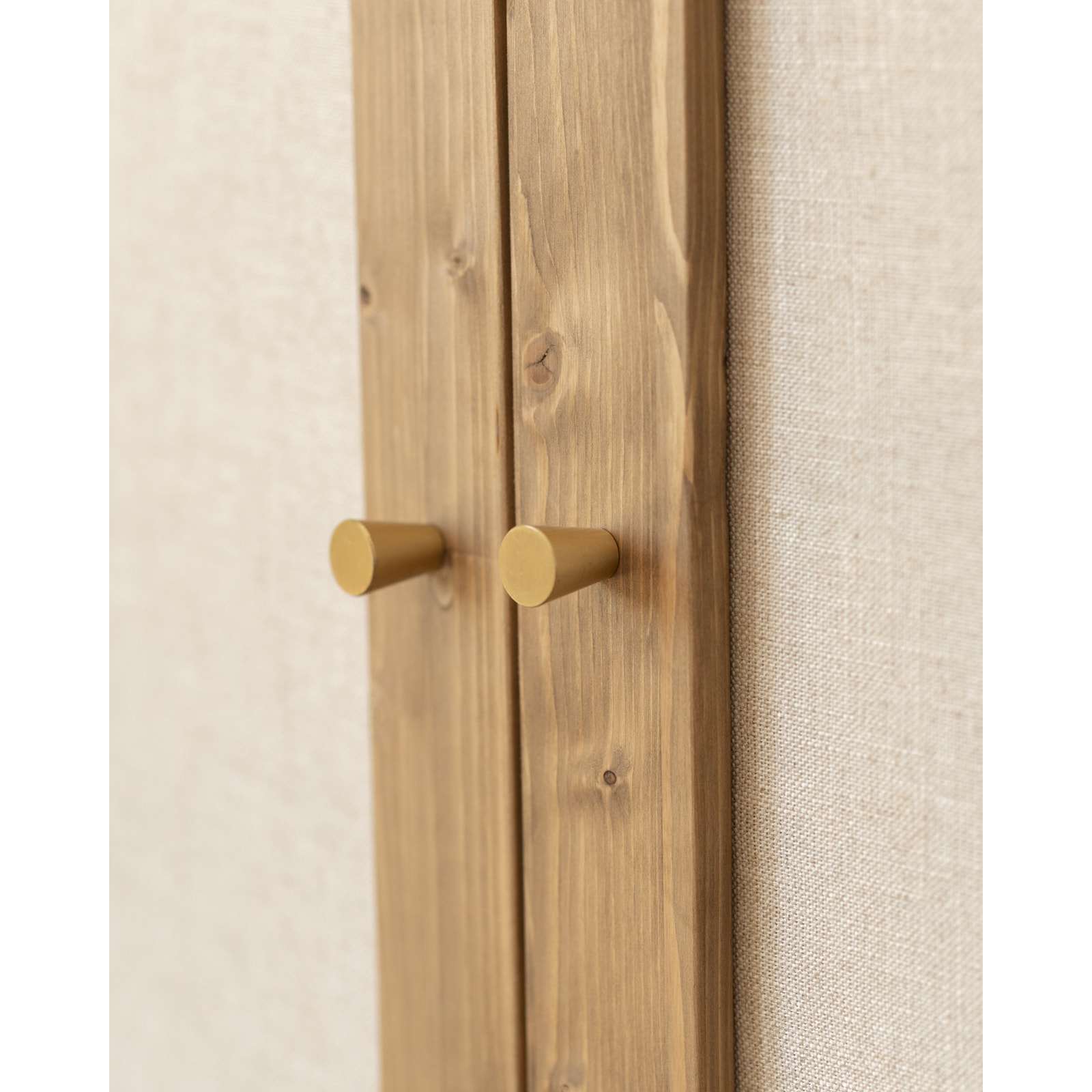 Armoire en bois massif et toile de lin ton chêne foncé 180x80cm Hauteur: 180 Longueur: 80 Largeur: 40